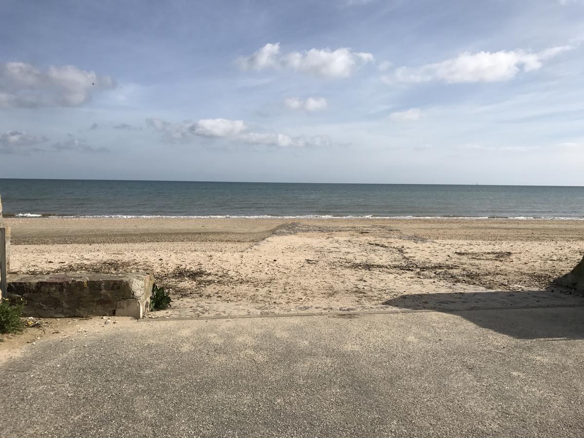 Hotel De La Plage Quinéville Esterno foto